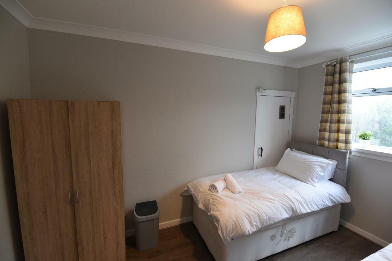 Sighthill 3 Bedrooms With Private Garden Edinburgh Bagian luar foto